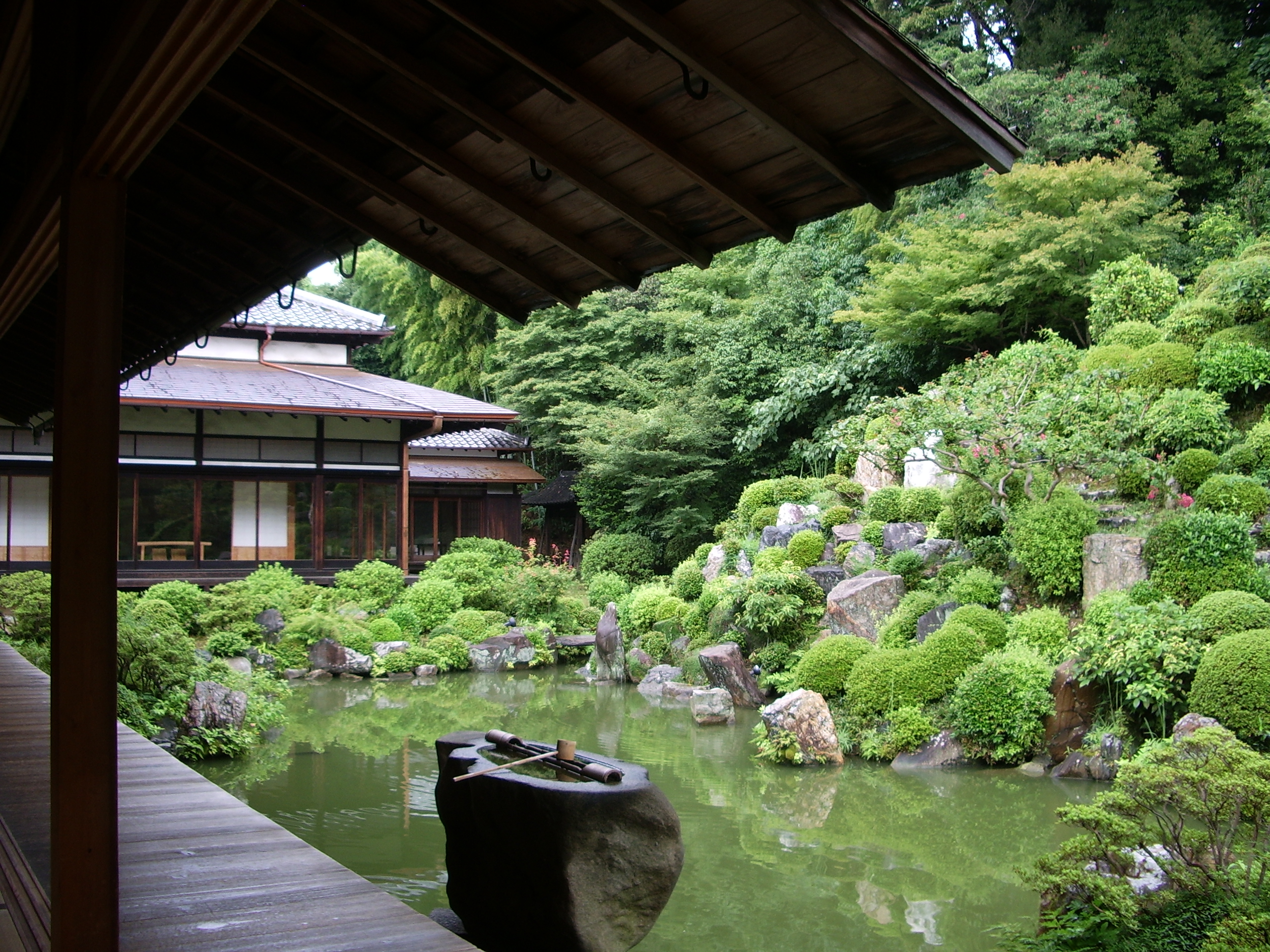 智積院庭園の画像