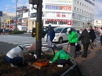 西大路四条交差点南東角での活動のようす