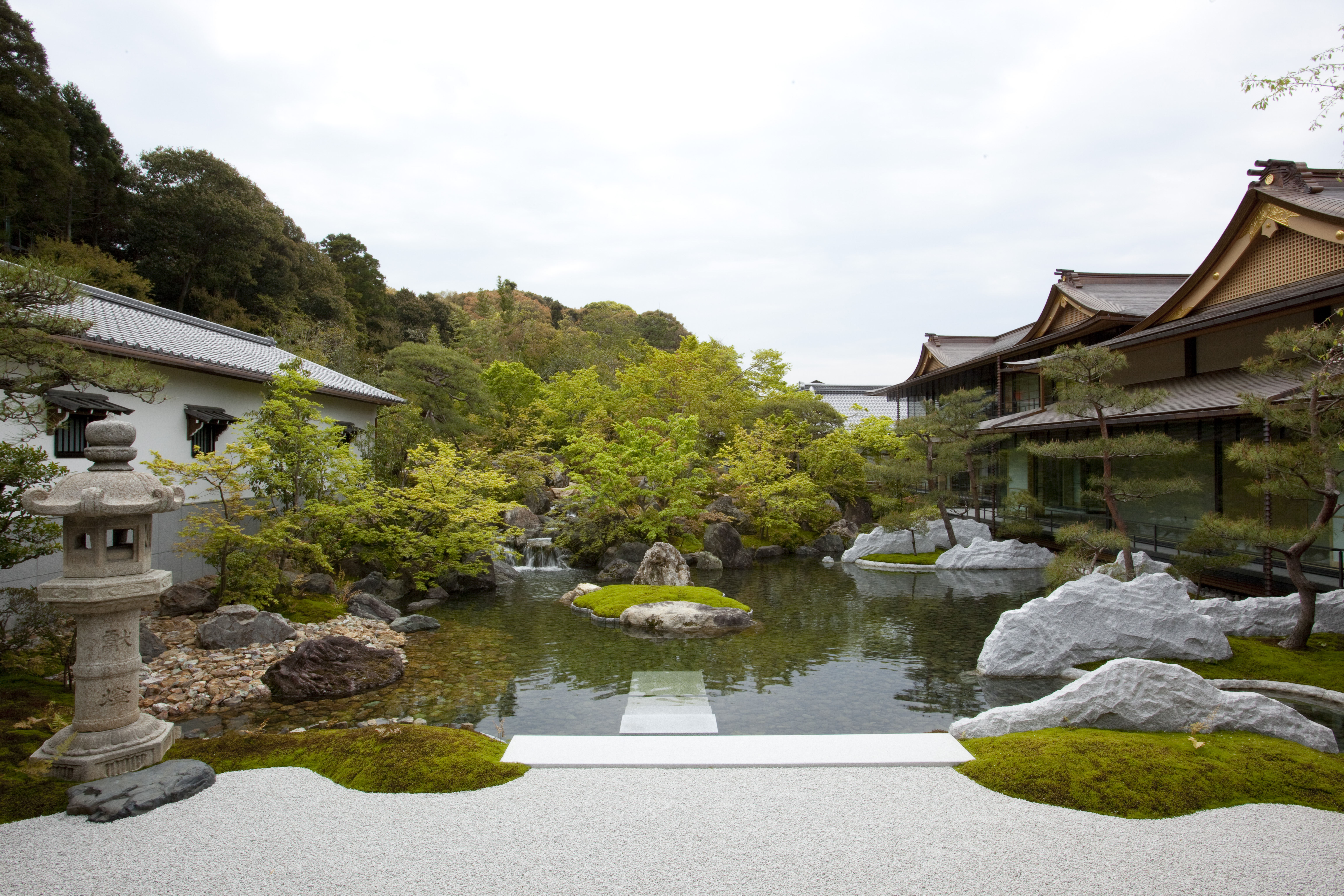 伏見稲荷大社・社務所庭園の画像